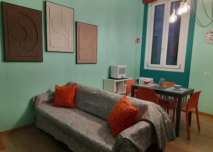 Comfortable Flat Inside Isola And Garibaldi District