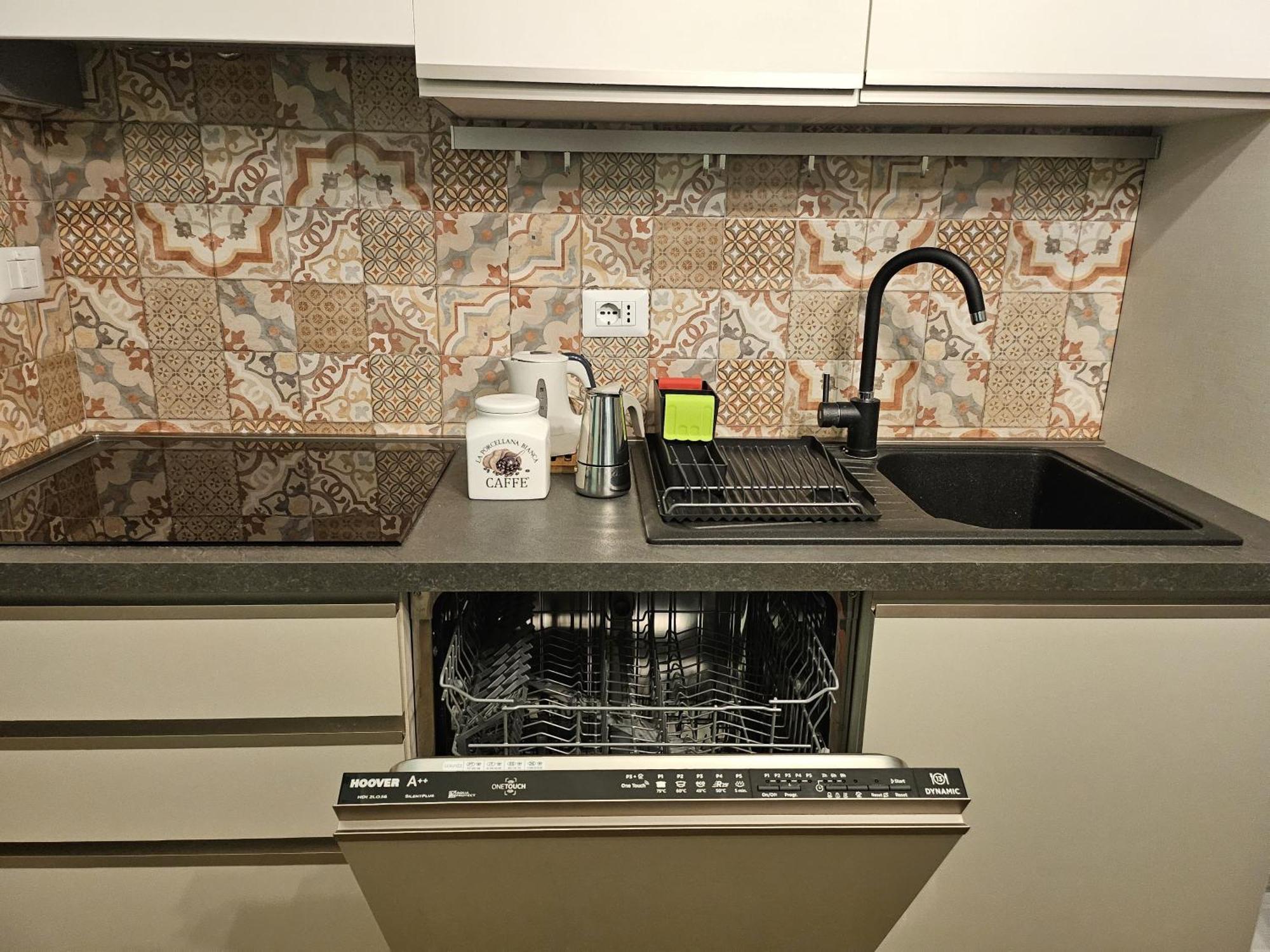 Comfortable Flat Inside Isola And Garibaldi District Mailand